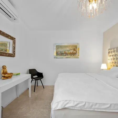 Apartament Laetitia *